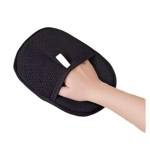 Fur Catcher™ Deshedding Grooming Mitt – photo 3